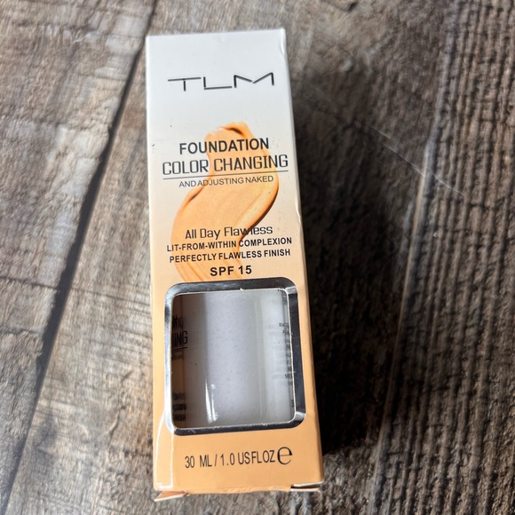 Color Changing Foundation - Cream - Picture 2 of 11